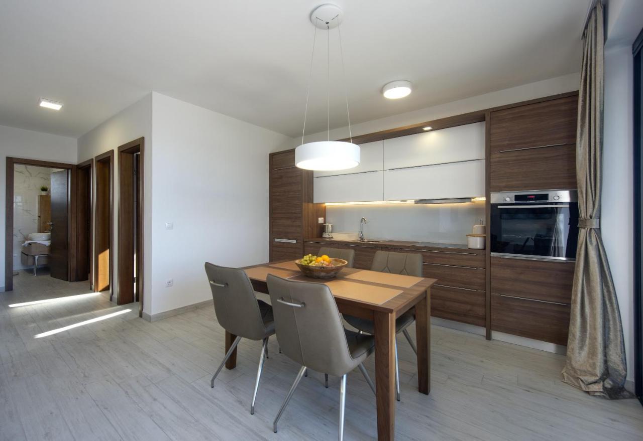 Family Friendly Apartments With A Swimming Pool Sveti Filip I Jakov, Biograd - 19325 Exterior foto